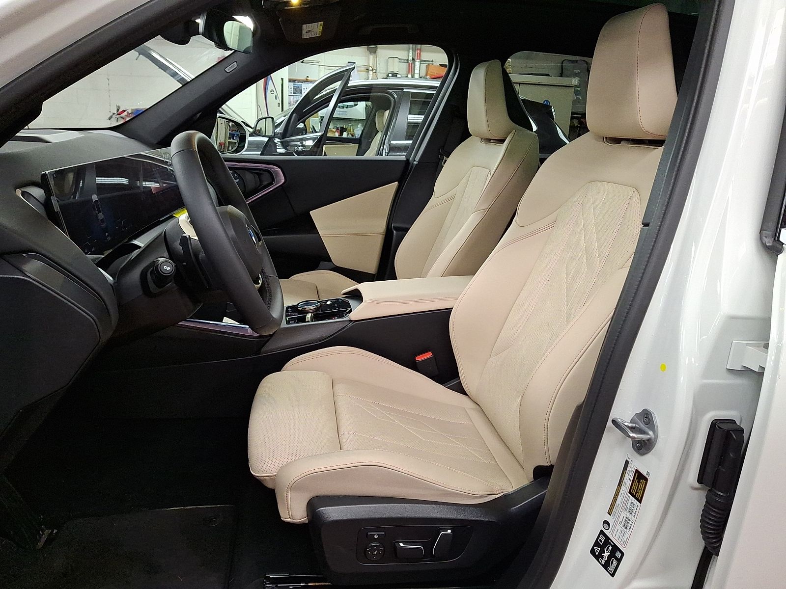 Thumbnail: 2025 BMW X3 - 9