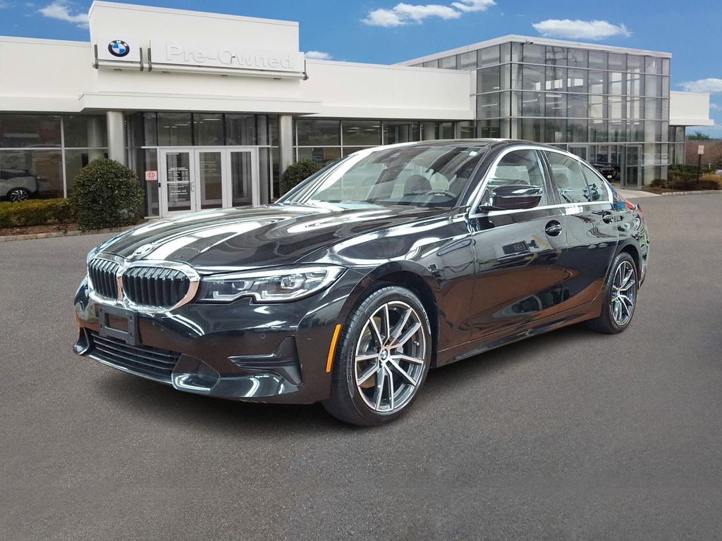 2021 BMW 3 Series 330i's photo