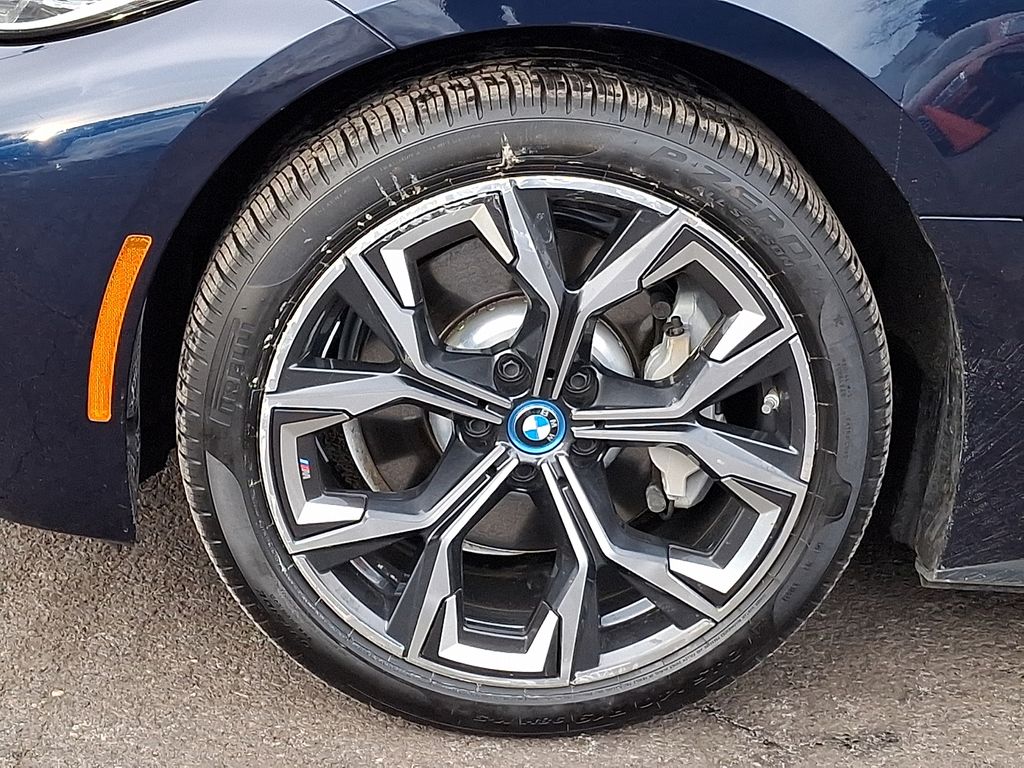 Thumbnail: 2023 BMW i4 - 7