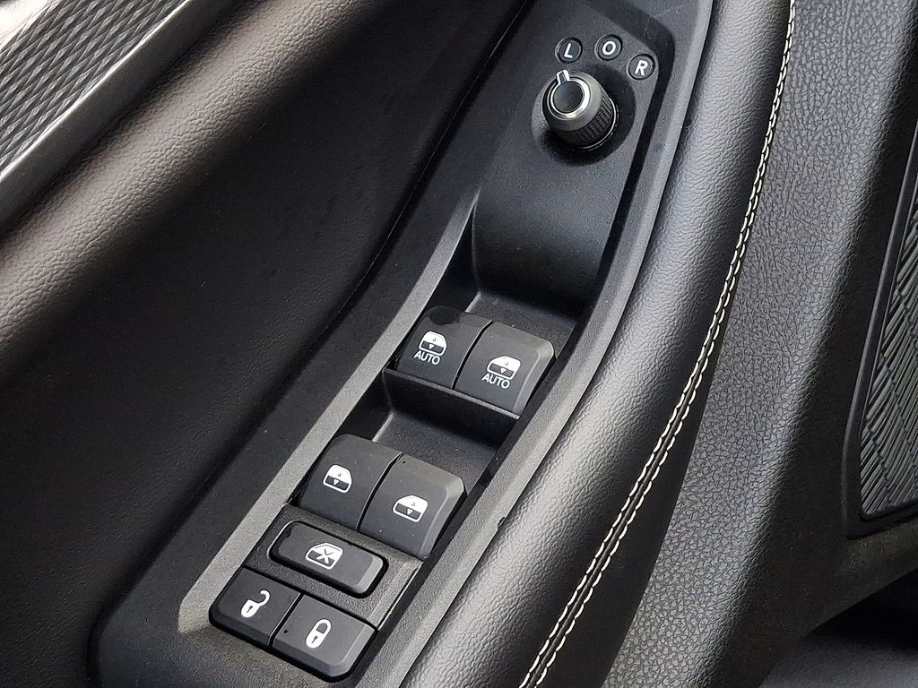 2023 Jeep Grand Cherokee Laredo 22