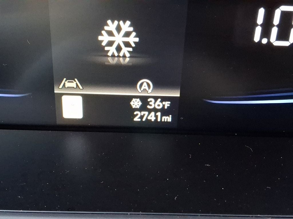 Thumbnail: 2025 Hyundai Elantra - 18