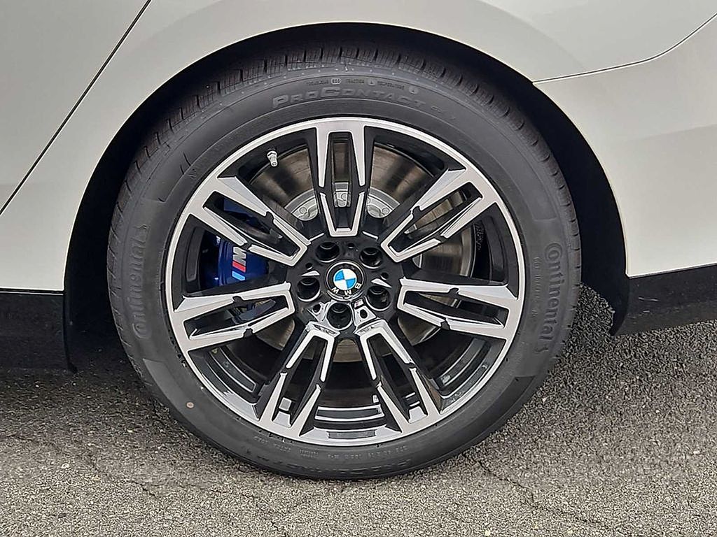 Thumbnail: 2026 BMW 5 Series - 13