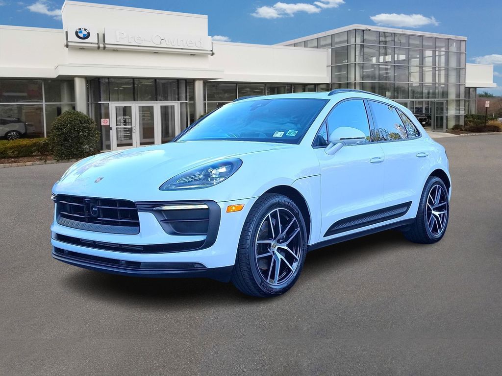 Thumbnail: 2025 Porsche Macan - 1