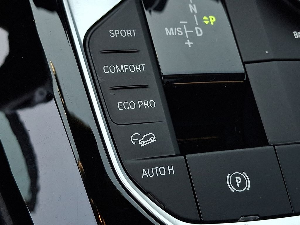 Thumbnail: 2023 BMW X4 - 19