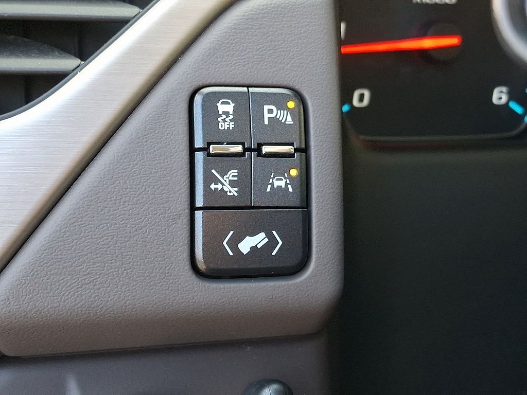 Thumbnail: 2020 GMC Yukon - 23