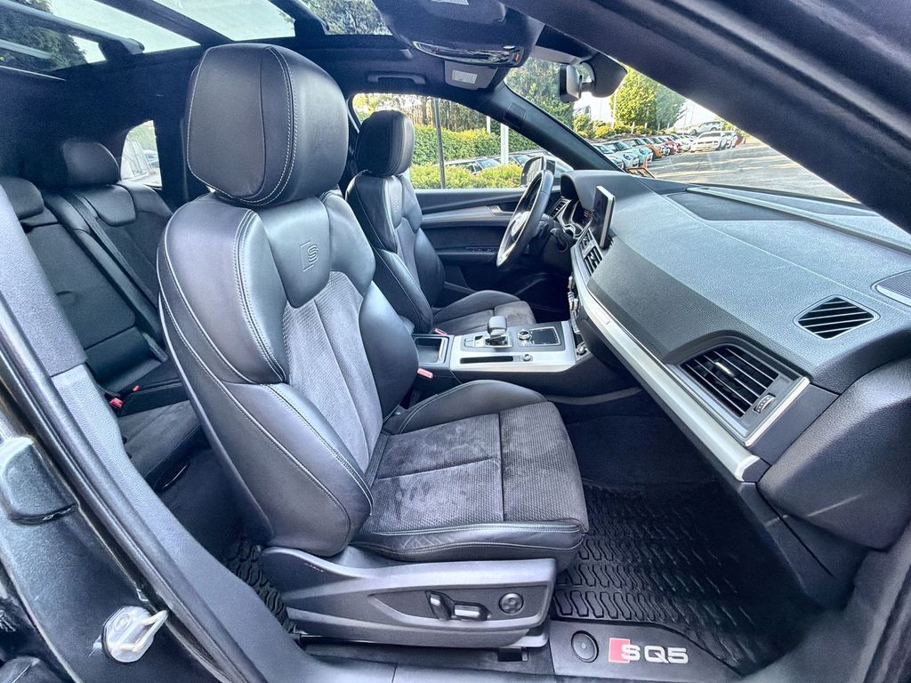 Thumbnail: 2018 Audi SQ5 - 22