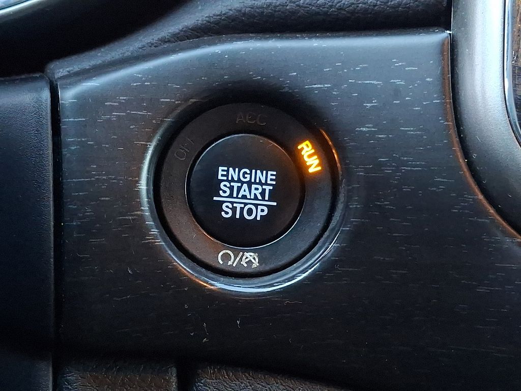 Thumbnail: 2018 Jeep Grand Cherokee - 19