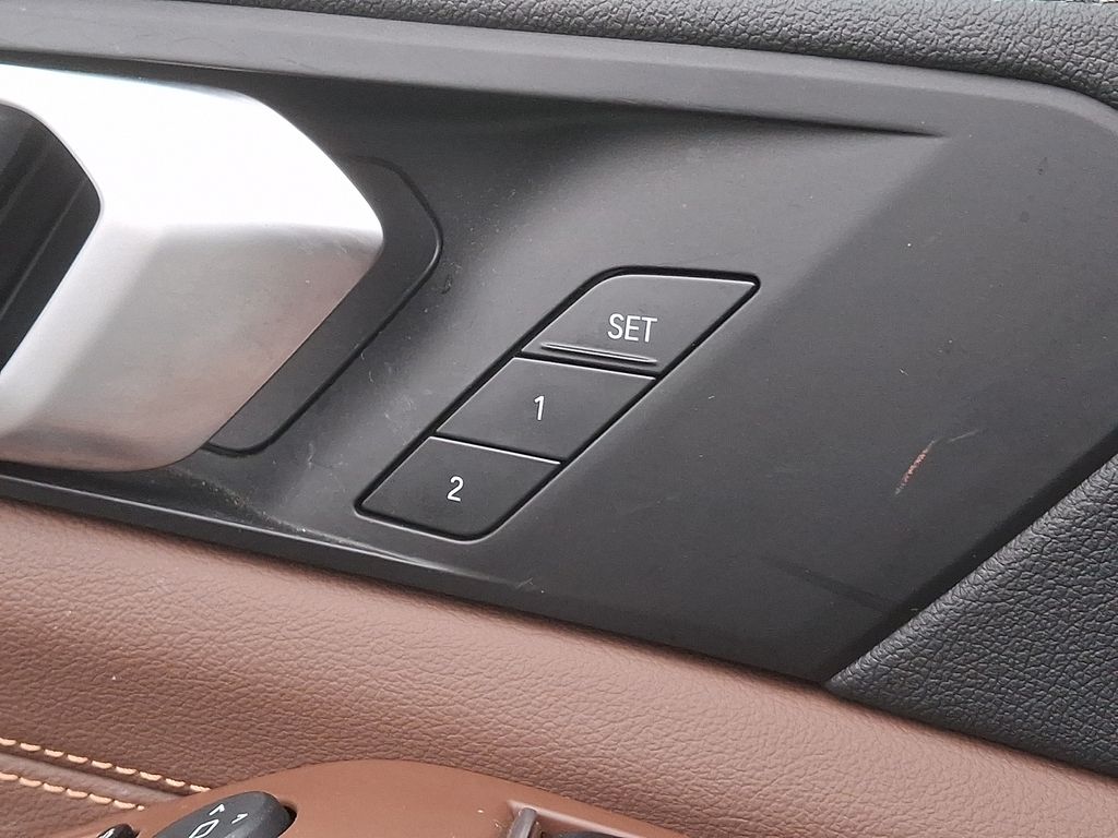 Thumbnail: 2022 BMW X5 - 21