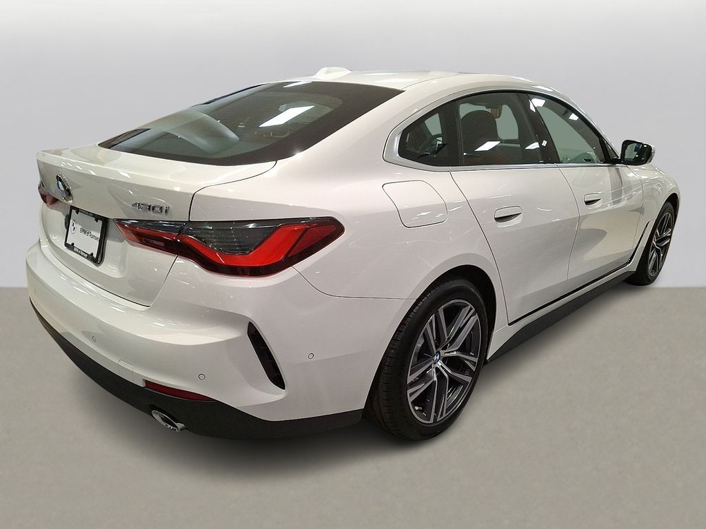 Thumbnail: 2026 BMW 4 Series - 4