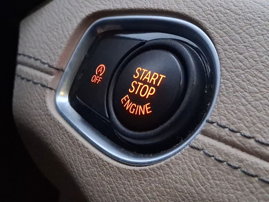 Thumbnail: 2022 BMW X2 - 22