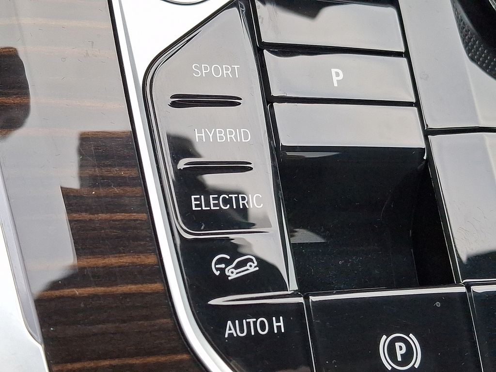 Thumbnail: 2026 BMW X5 - 21