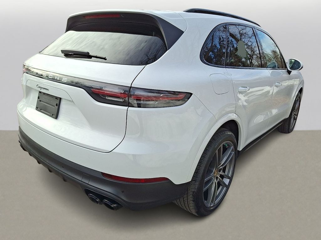 Thumbnail: 2023 Porsche Cayenne - 3