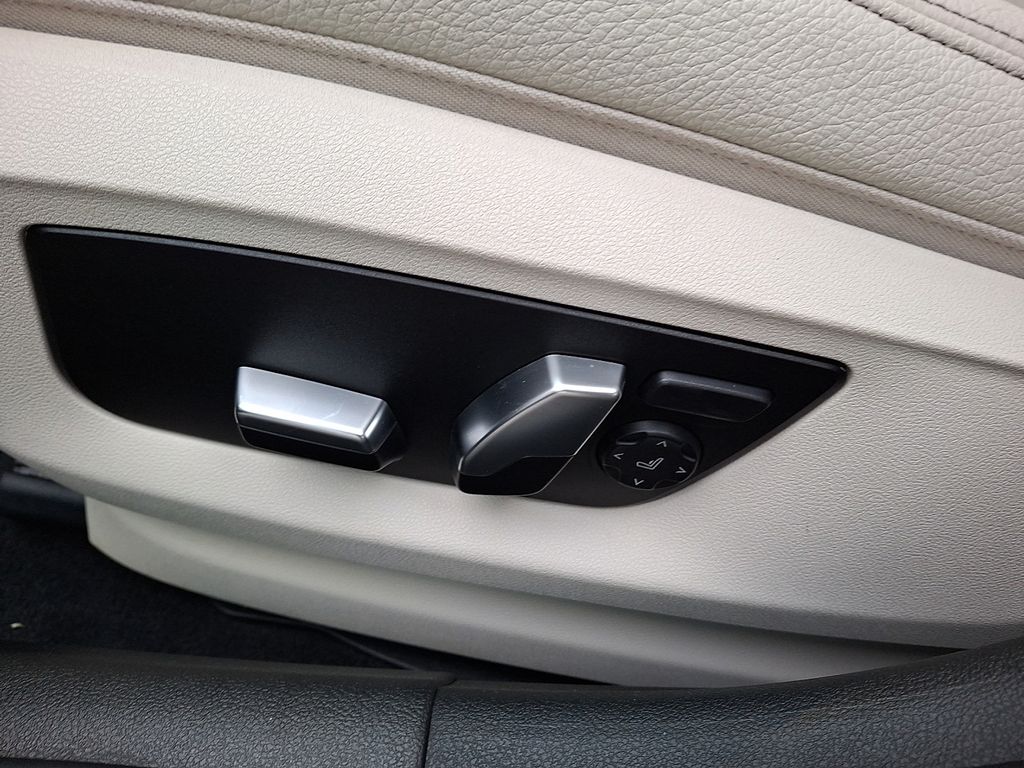 Thumbnail: 2018 BMW 5 Series - 10