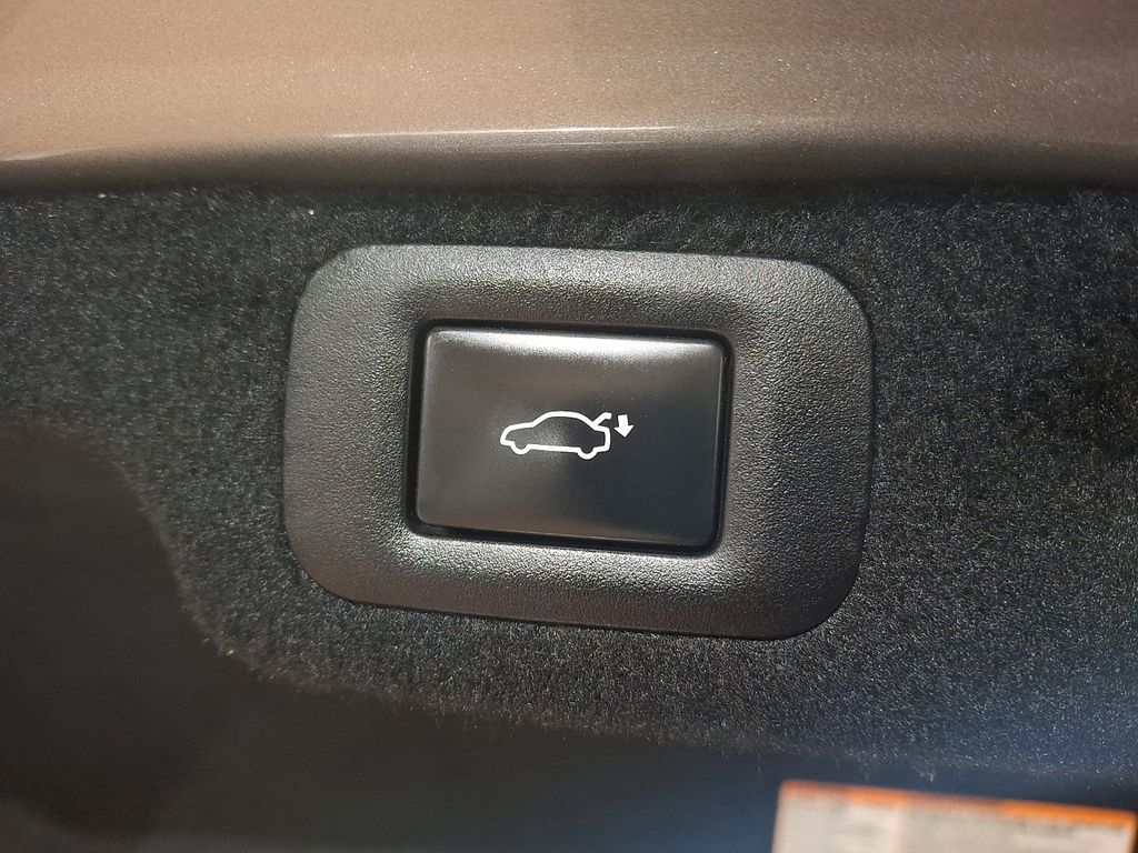 Thumbnail: 2020 Lexus LS - 27