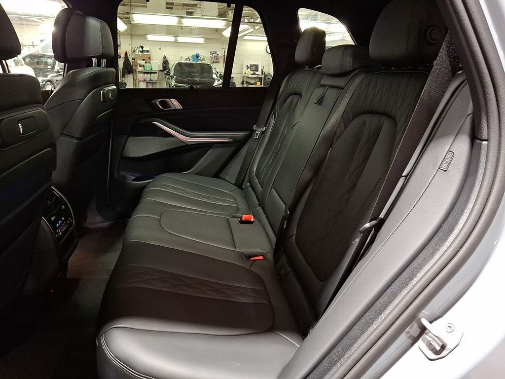 Thumbnail: 2025 BMW X5 - 8