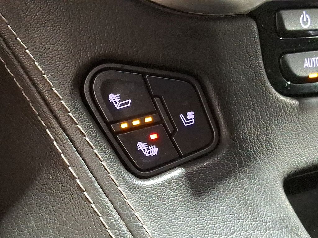 Thumbnail: 2017 GMC Yukon - 21