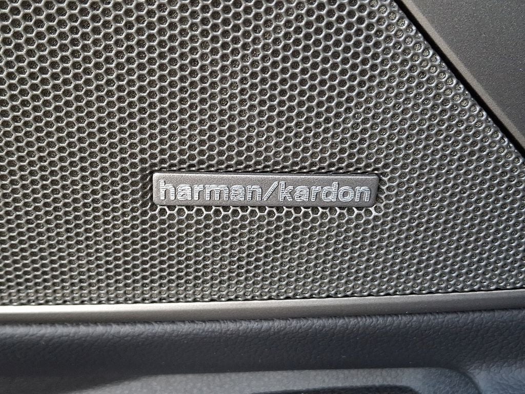 Thumbnail: 2023 BMW 3 Series - 24