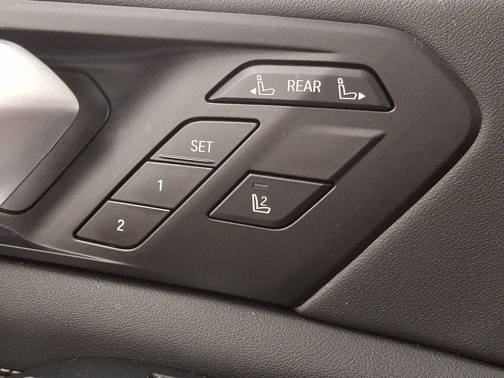 Thumbnail: 2024 BMW X7 - 23