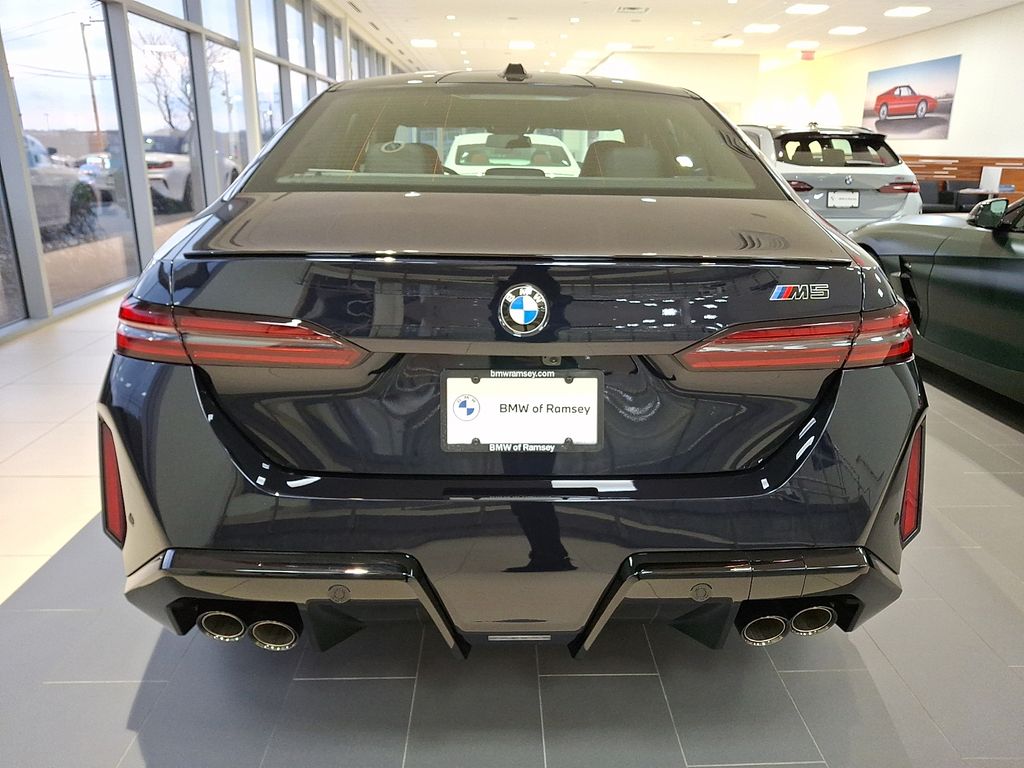 Thumbnail: 2026 BMW M5 - 4