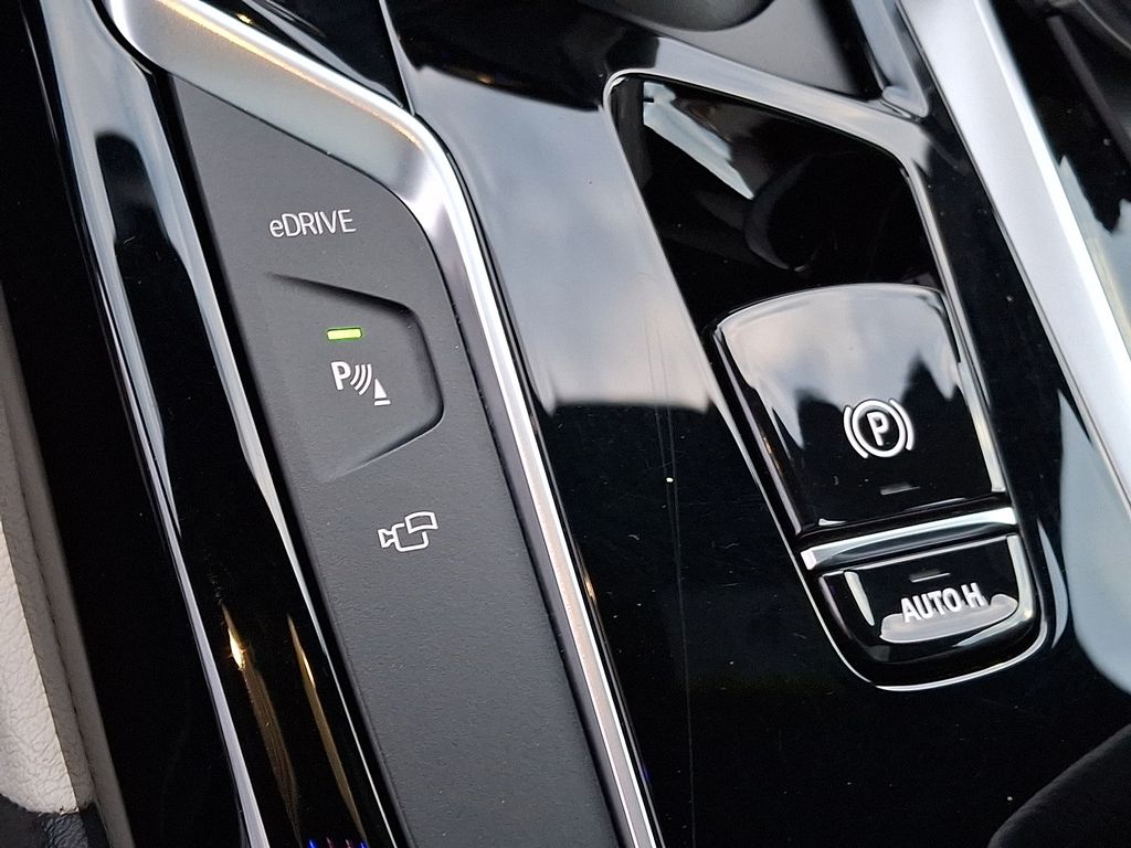 Thumbnail: 2018 BMW 5 Series - 20