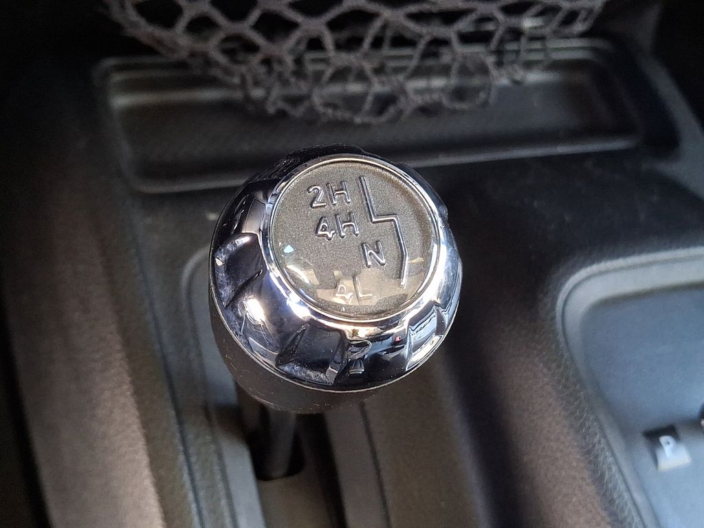 Thumbnail: 2016 Jeep Wrangler - 19