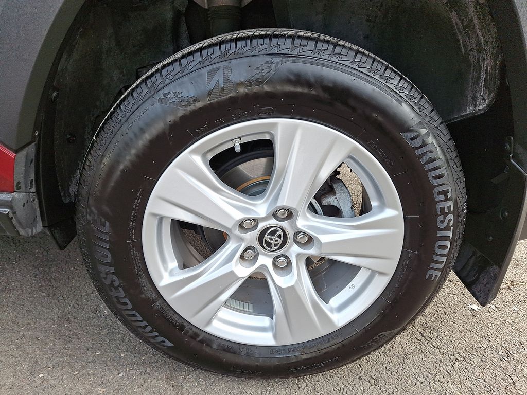 Thumbnail: 2019 Toyota RAV4 - 7