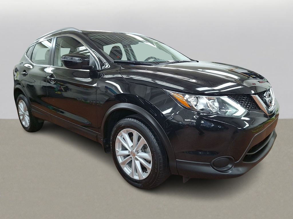 2017 Nissan Rogue Sport SV photo 3