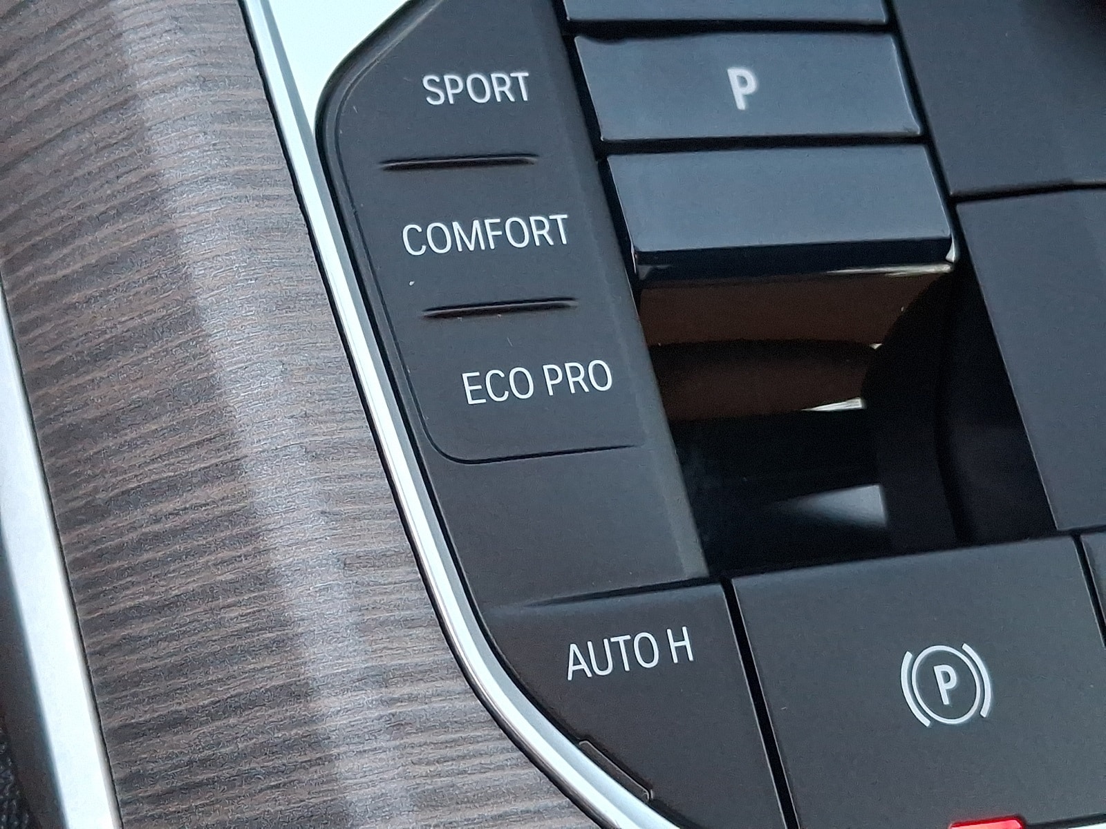 Thumbnail: 2025 BMW i4 - 21