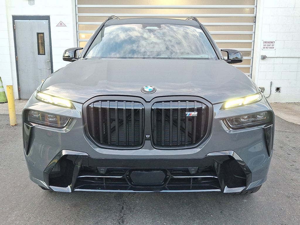 Thumbnail: 2027 BMW X7 - 2