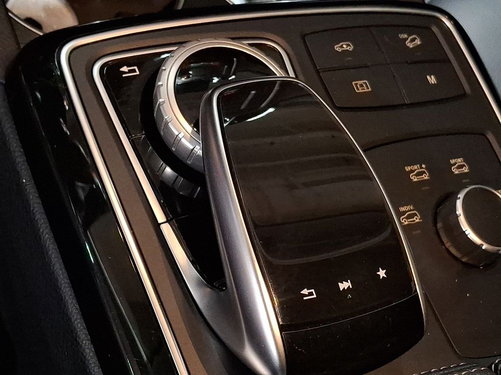 Thumbnail: 2017 Mercedes-Benz GLE - 22