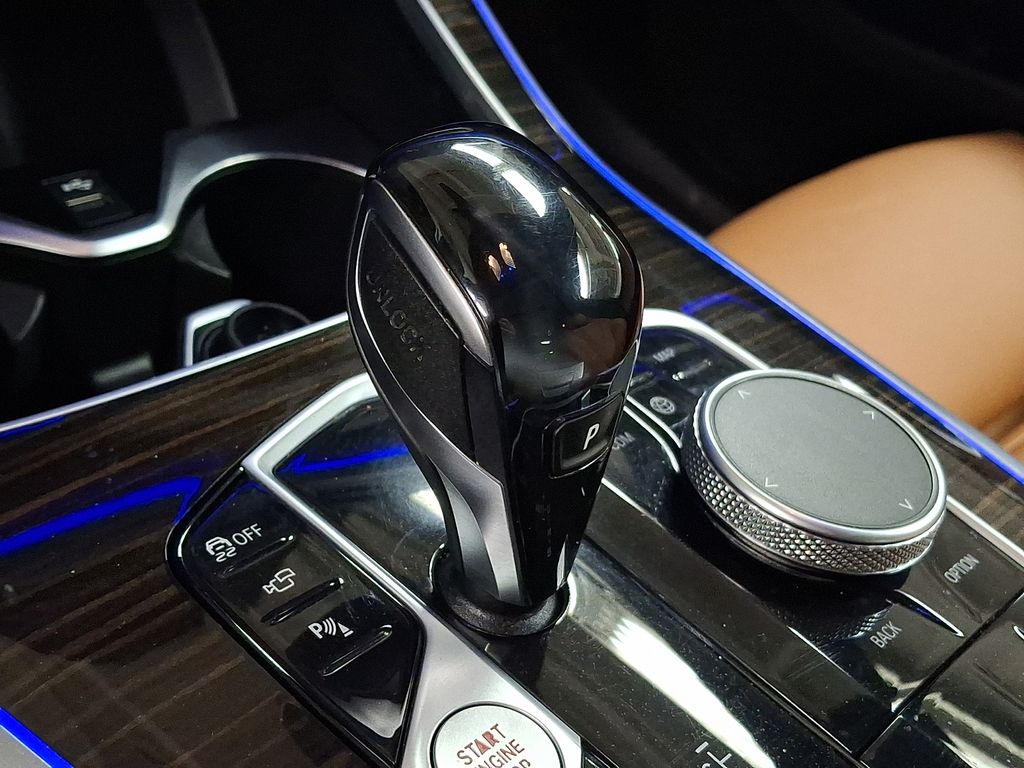 Thumbnail: 2021 BMW X7 - 14