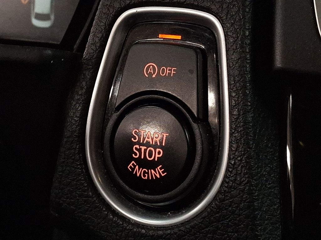 Thumbnail: 2017 BMW M2 - 19