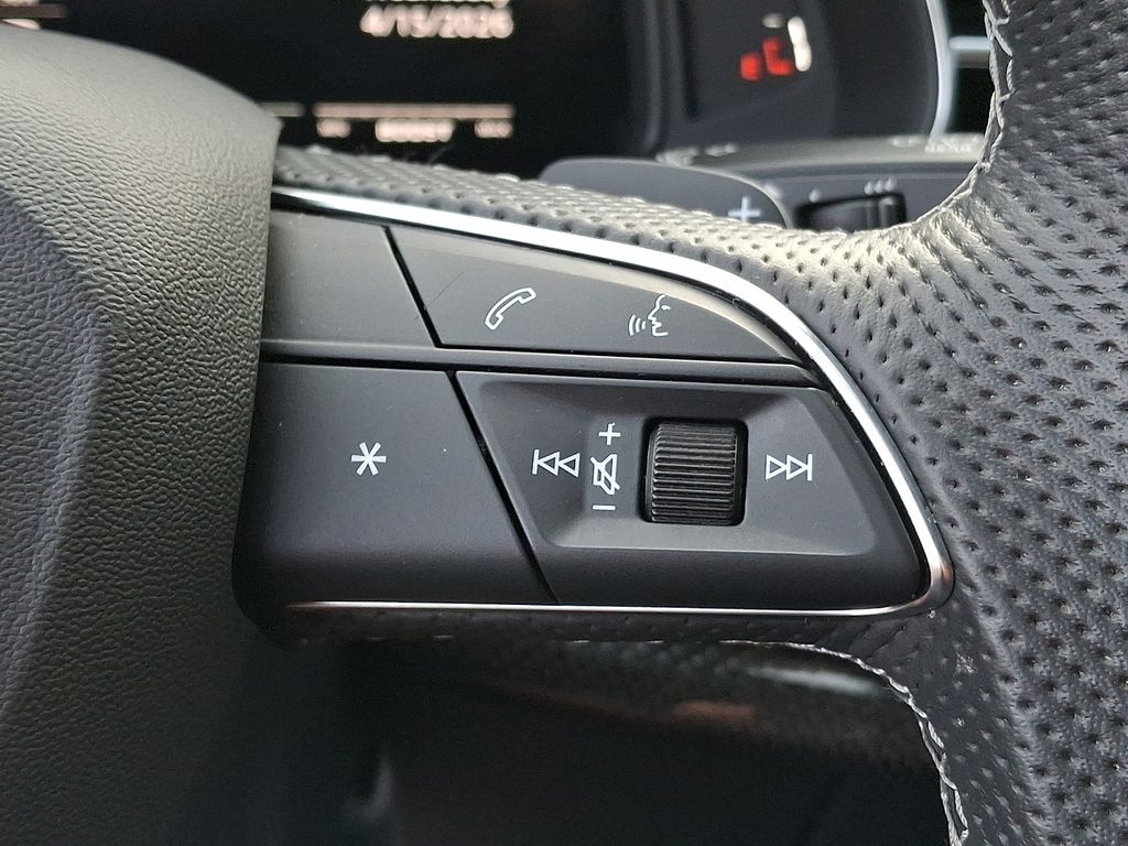 Thumbnail: 2023 Audi SQ7 - 19