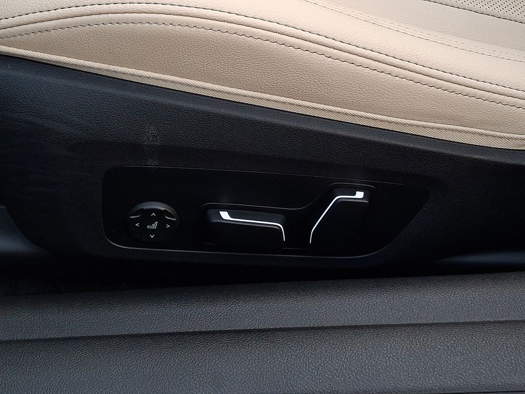 Thumbnail: 2025 BMW 4 Series - 12