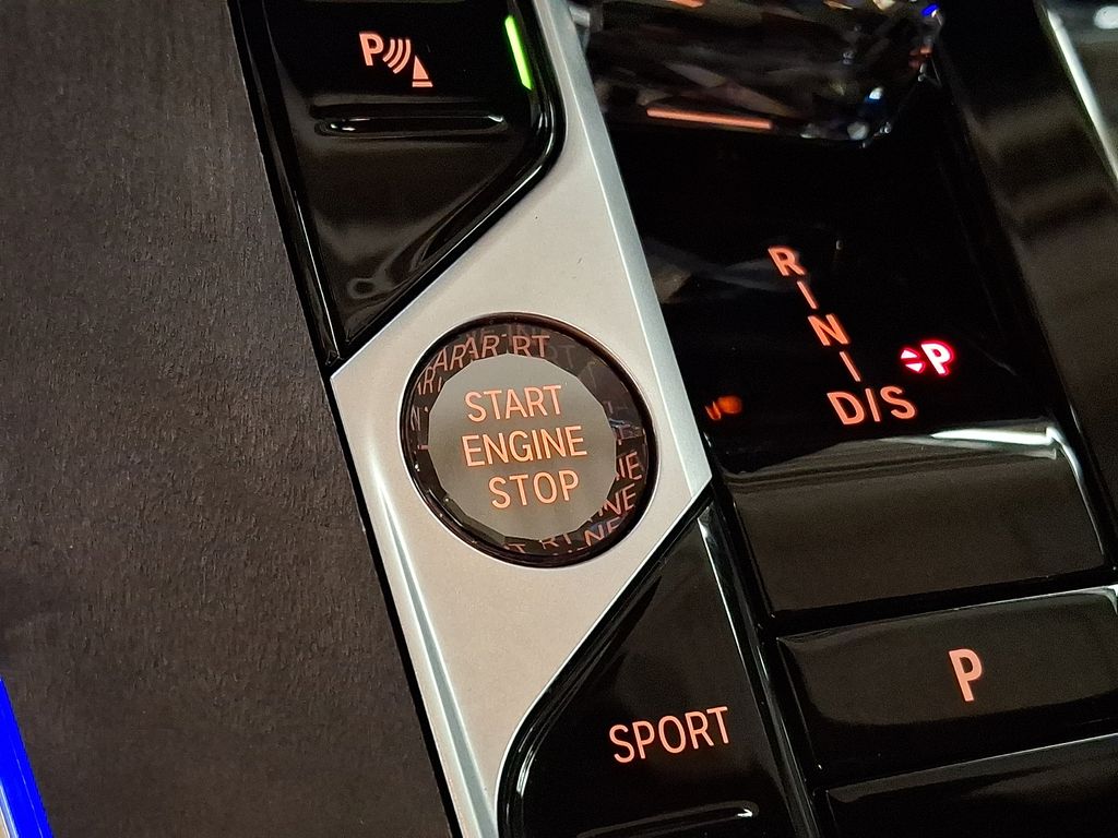 Thumbnail: 2024 BMW X7 - 19