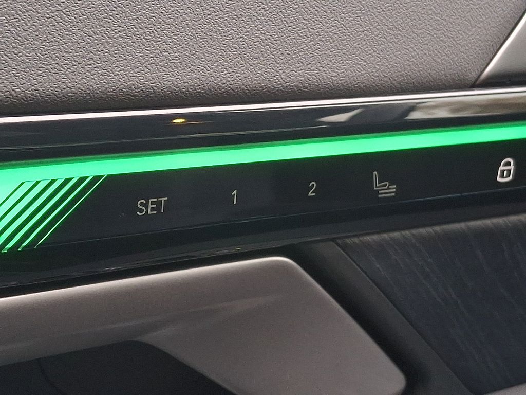 Thumbnail: 2025 BMW i5 - 25