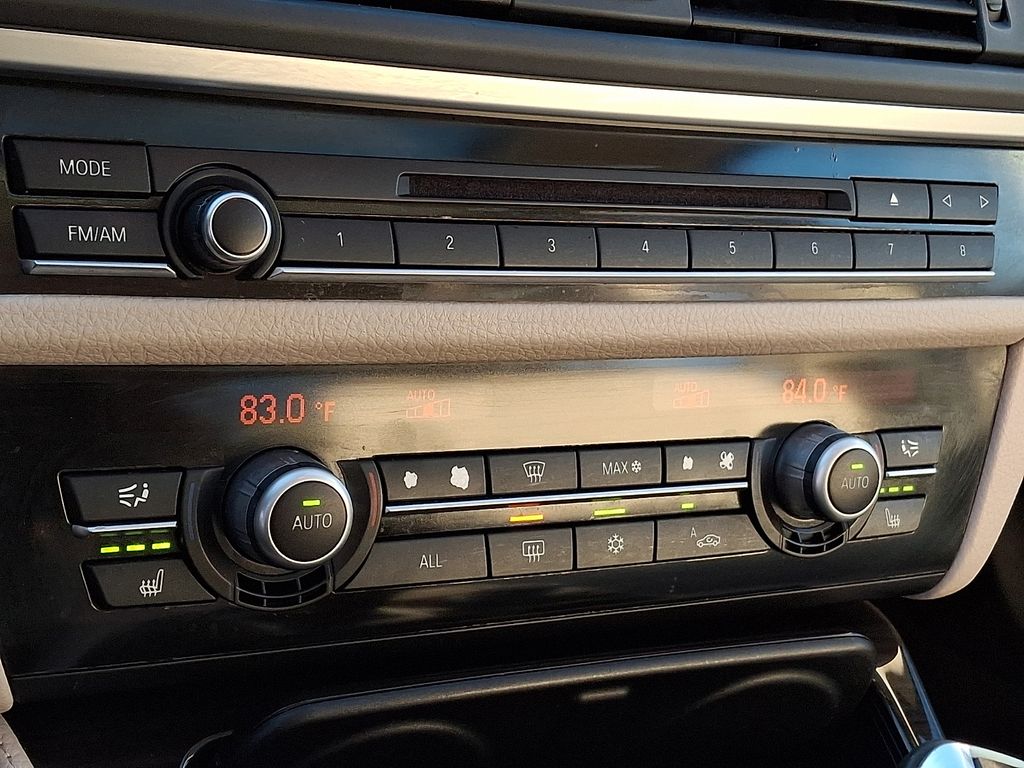 Thumbnail: 2011 BMW 5 Series - 13