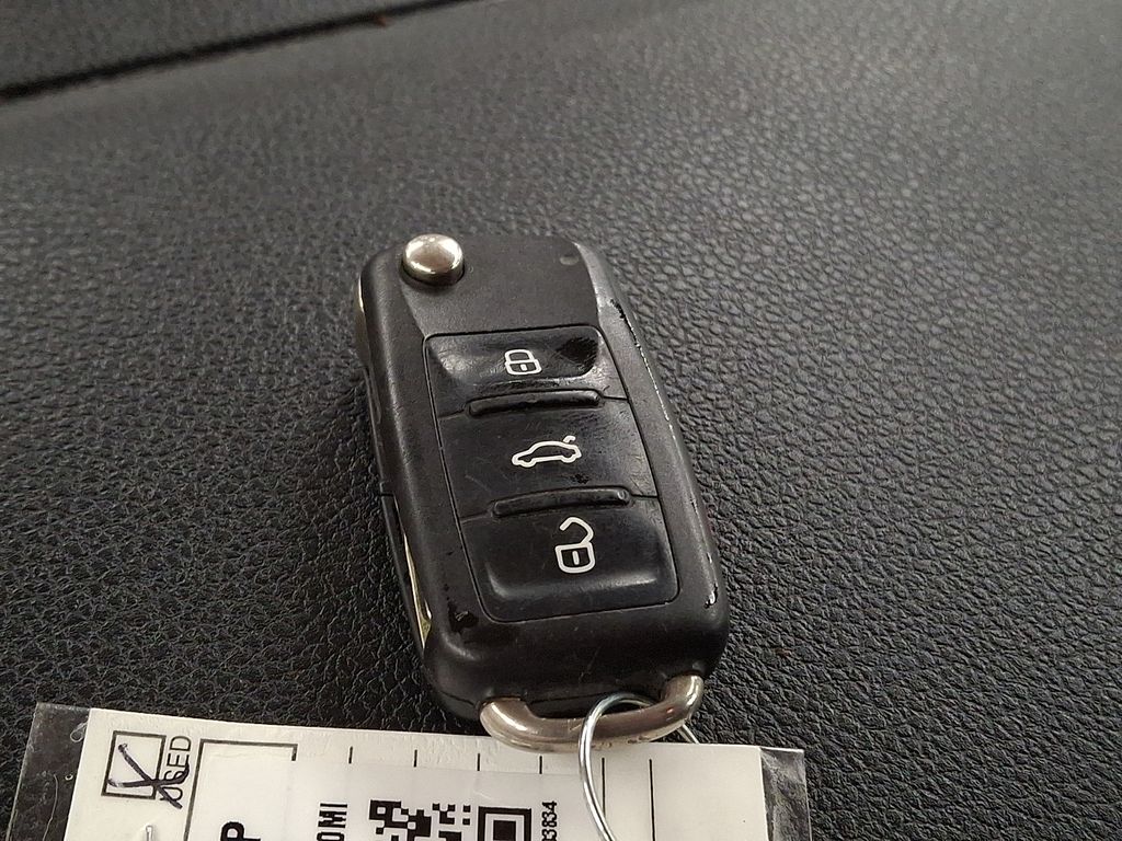 Thumbnail: 2017 Volkswagen Jetta - 22