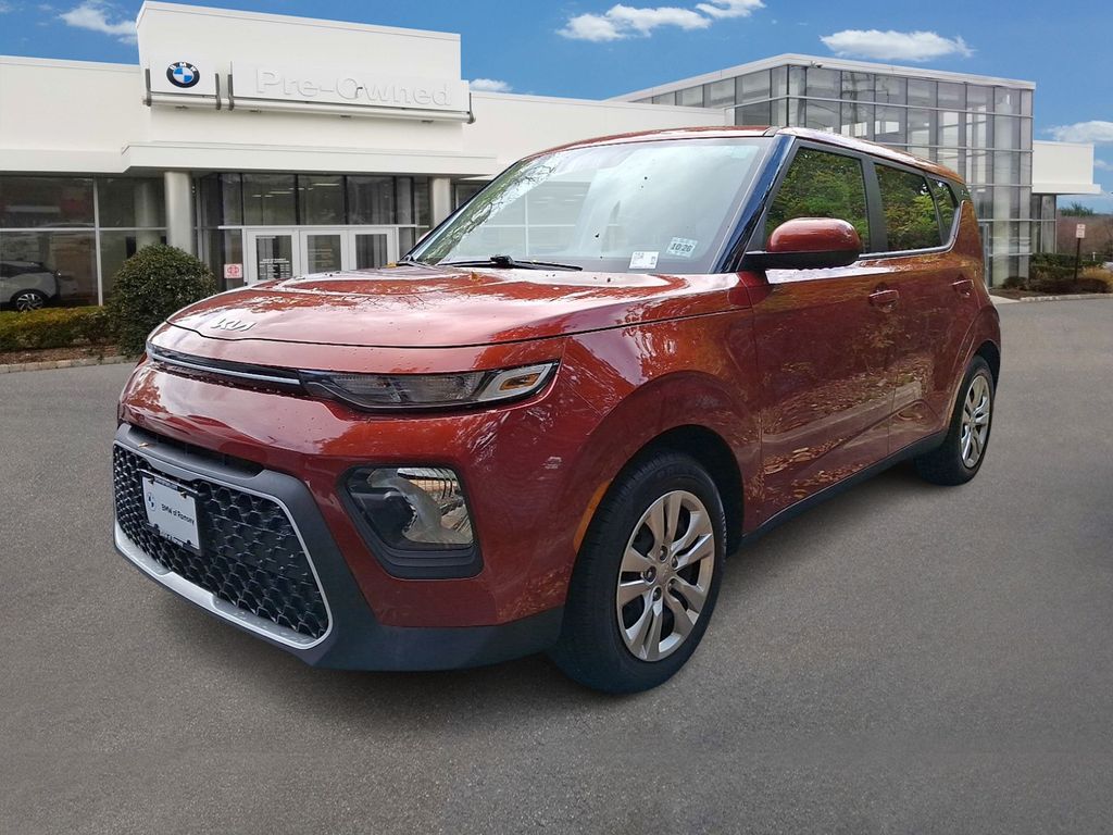 2022 Kia Soul LX's photo