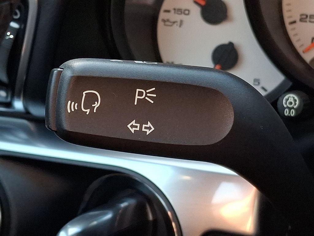 Thumbnail: 2015 Porsche 911 - 23