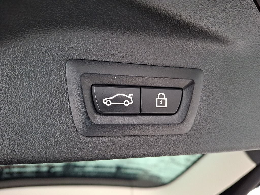 Thumbnail: 2023 BMW X7 - 28