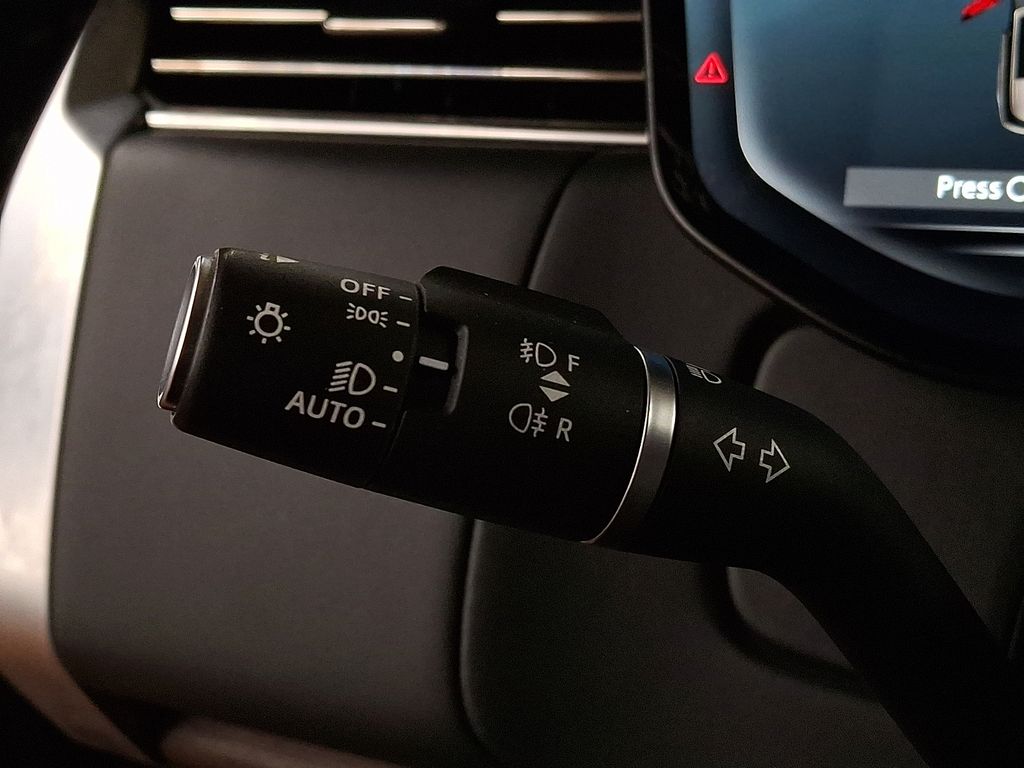 Thumbnail: 2023 Land Rover Range Rover - 19