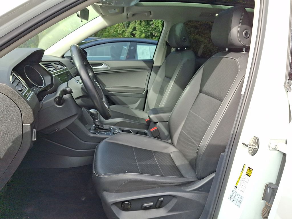 Thumbnail: 2019 Volkswagen Tiguan - 10