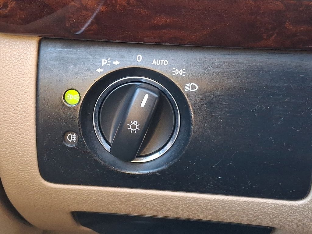 Thumbnail: 2011 Mercedes-Benz GL-Class - 21