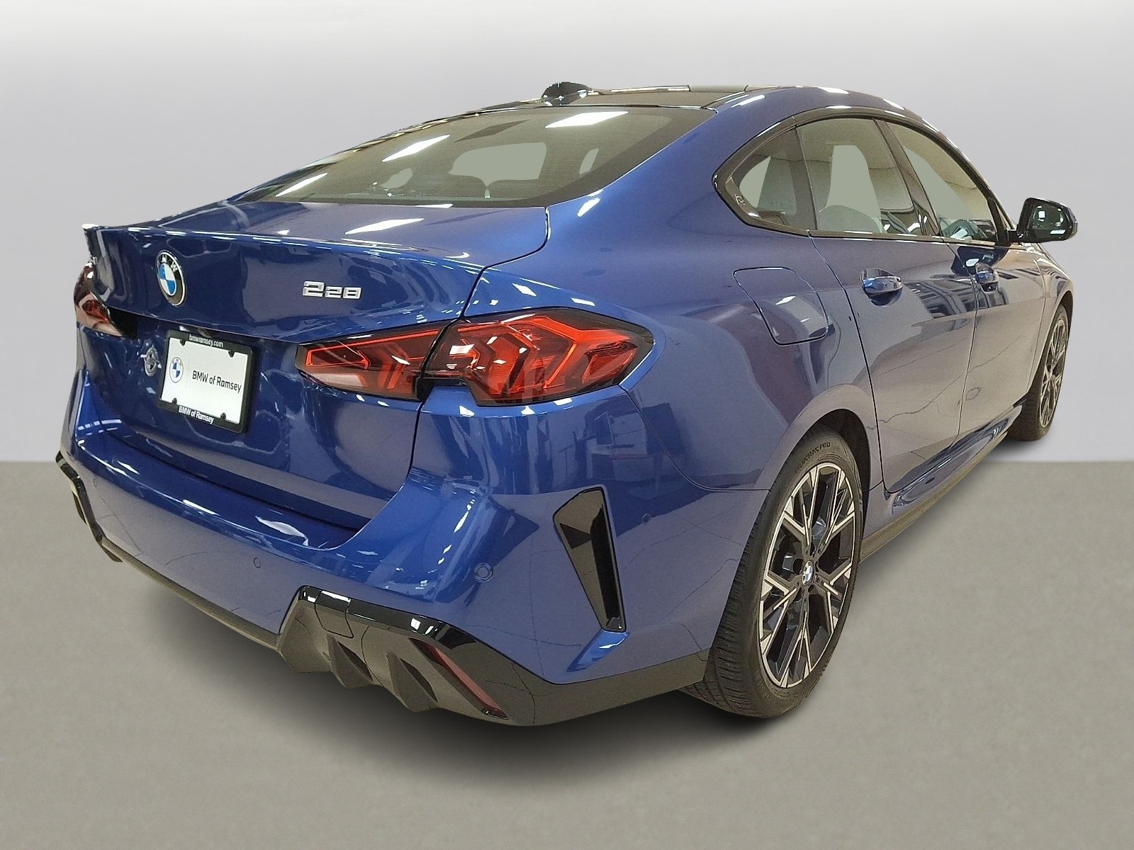 Thumbnail: 2025 BMW 2 Series - 4