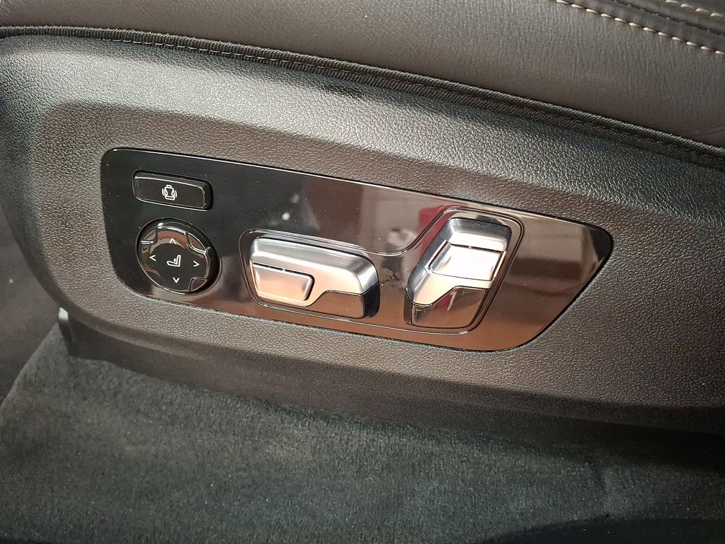 Thumbnail: 2025 BMW X5 - 10