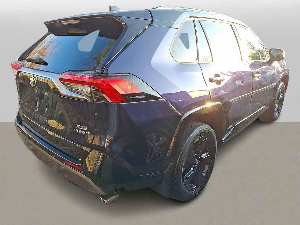 Thumbnail: 2020 Toyota RAV4 - 4