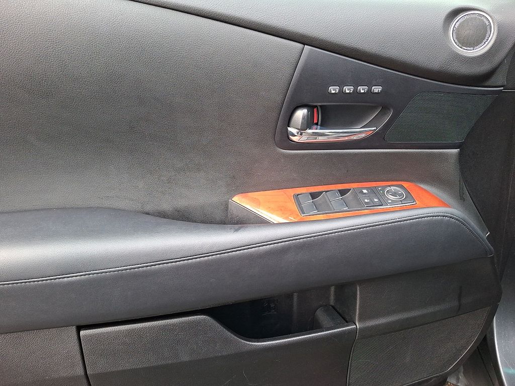 Thumbnail: 2010 Lexus RX - 8