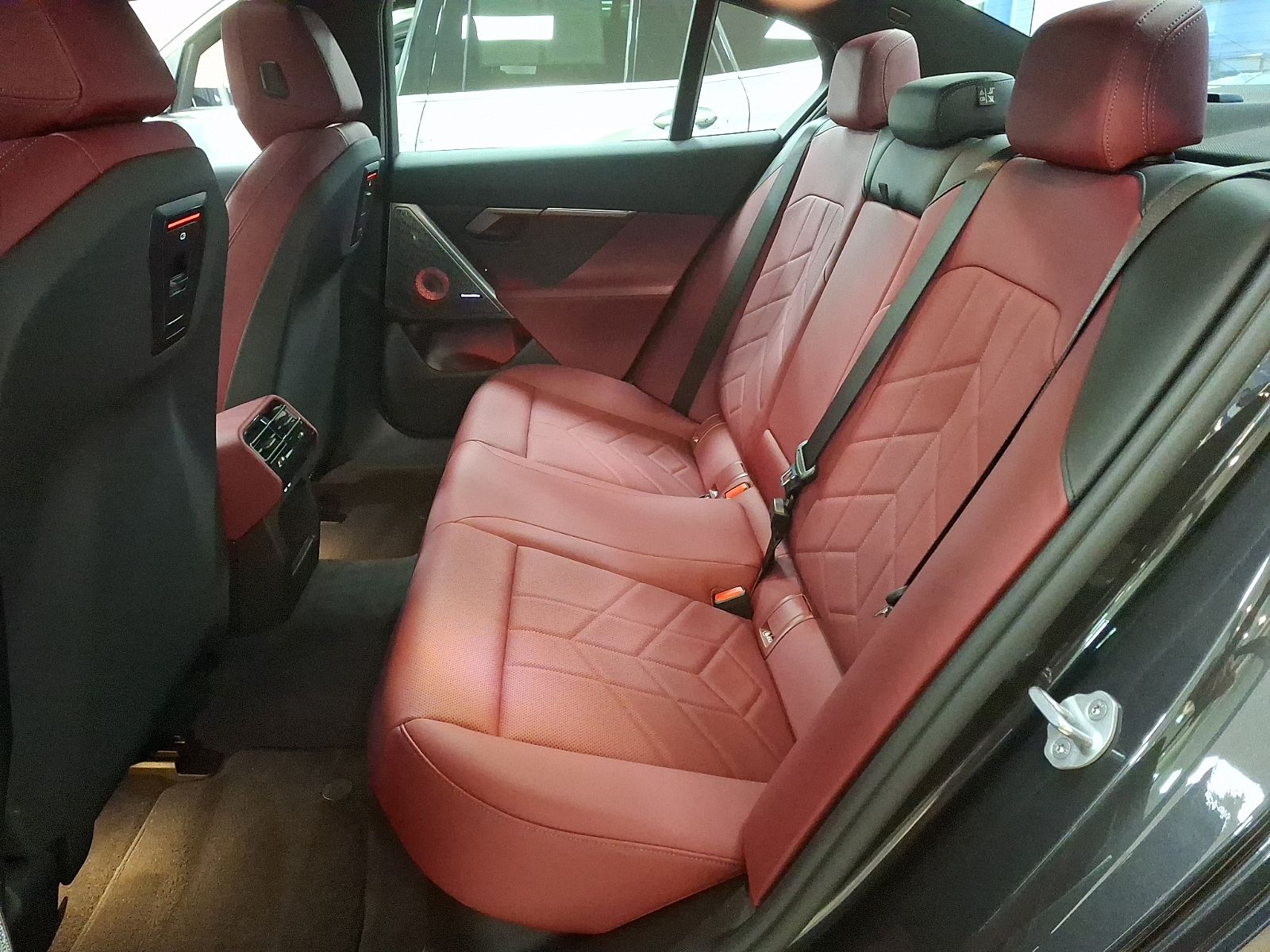 Thumbnail: 2025 BMW i5 - 8