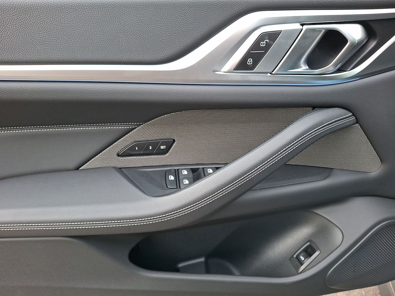 Thumbnail: 2025 BMW i4 - 9